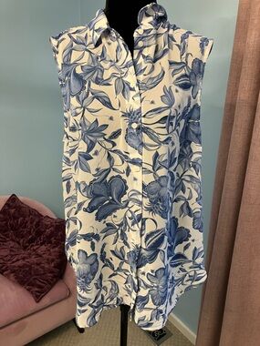 H&M Blue Floral Sleeveless Button-Front Blouse